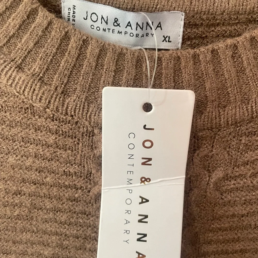 Jon and Anna Contemporary Brown Sweater NWT - Picture 5 of 5